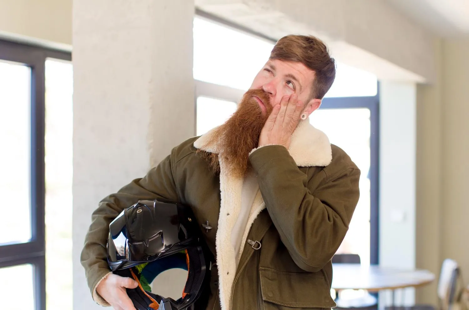 Comment entretenir un casque moto pour assurer une sécurité maximale ?