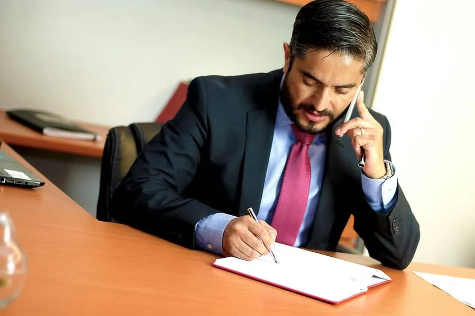 Comment devenir avocat en droit des affaires ?
