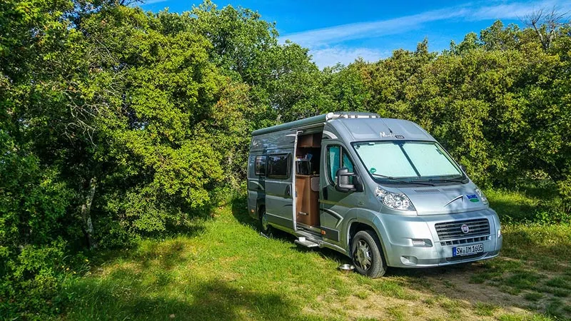 Partir pour de longues vacances dans une caravane