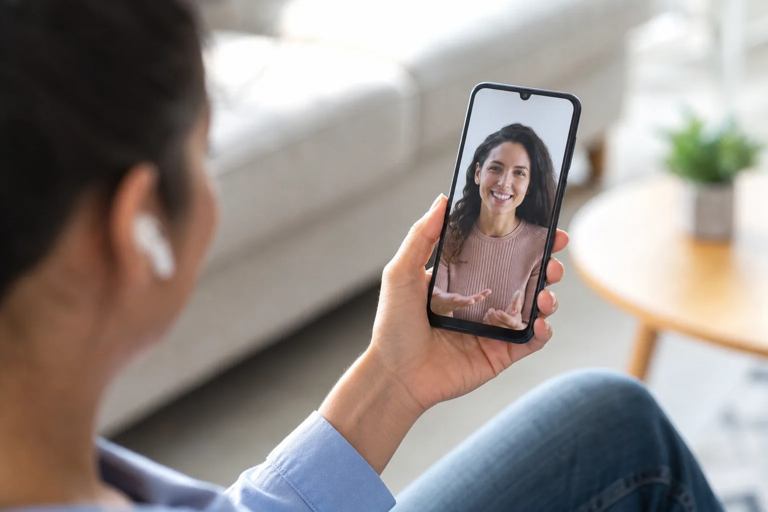 Smartphone pas cher pour visiophonie : qualité vidéo et audio abordable