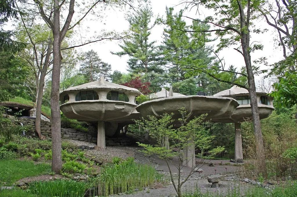 Top 15 des bâtiments au design les plus insolites du monde